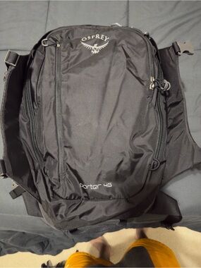 https poshmark.com listing osprey-fairpoint-backpack-5ada027efcdc31abea163e36 Osprey Farpoint Fairview Travel Daypack for Men and Women Large panel zip access to main compartment with dual front compression straps Osprey Backpack for Sale up